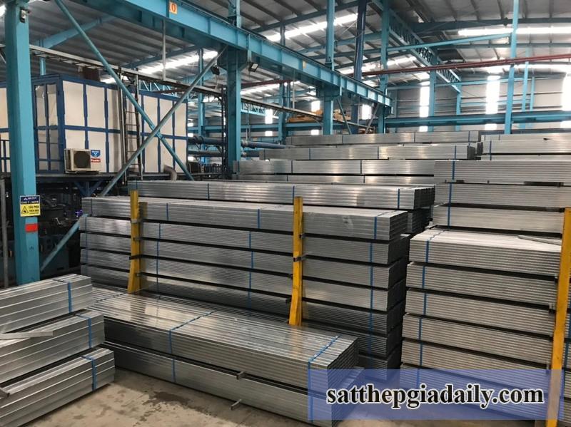 Thép hộp mạ kẽm nhúng nóng với lớp kẽm mạ dày dặn hơn