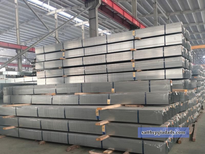 Thép hộp 13x26 Đông Á