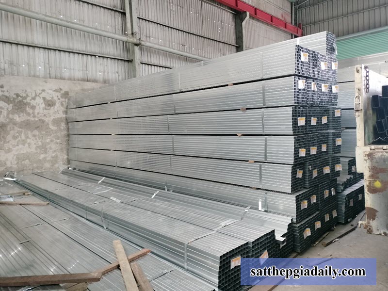 Thép hộp mạ kẽm Trung Quốc