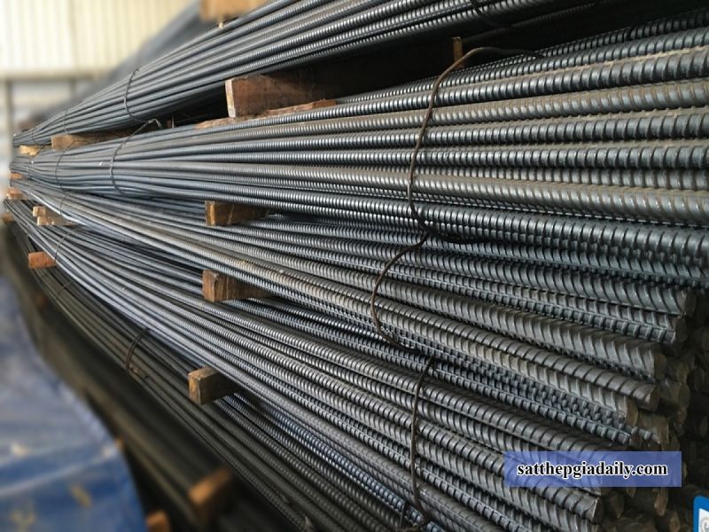 Thép thanh vằn Tung Ho với bề mặt có các gân hình xương cá chạy dọc, bám dính tốt với bê tông