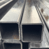Sắt 60x60 cấu trúc chắc chắn và khả năng chịu lực tốt, không bị biến dạng dưới tác động của ngoại lực