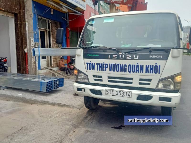 Đại lý VQK giao sắt hộp 30x60 tận nơi, bốc xếp nhanh chóng