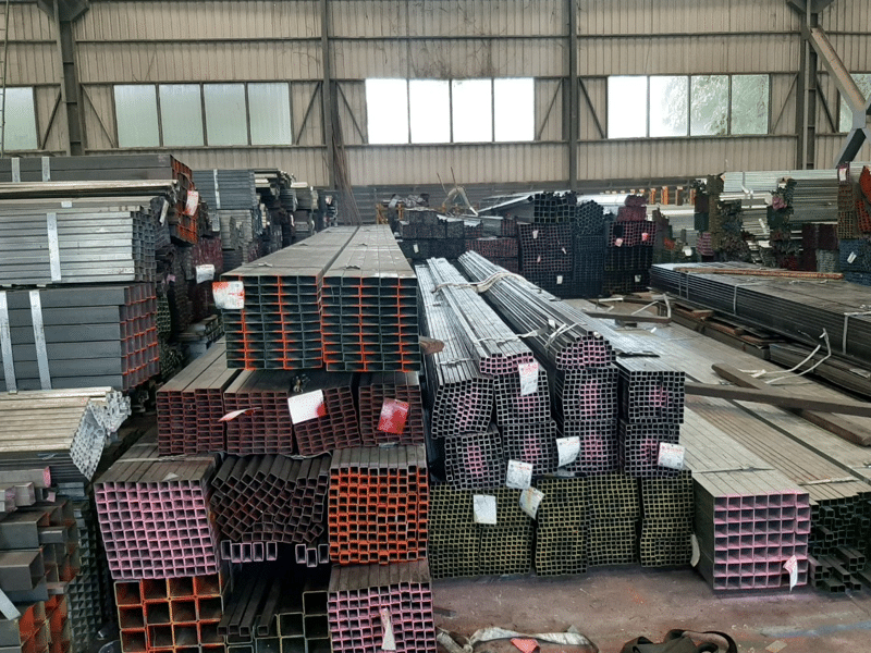Vương Quân Khôi cung cấp thép hộp 125x125 giá rẻ