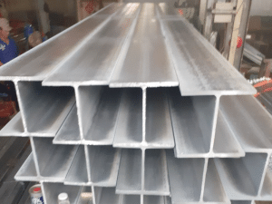 Thép hình I340 có mặt cắt hình chữ I, với hai cạnh hẹp, được sử dụng rộng rãi trong các công trình xây dựng