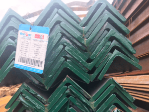 Sắt V30 tương đối giống hình chữ "V" và có chiều dài cả hai cạnh là 30mm