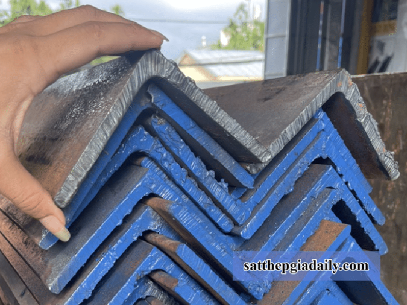 Có thể nói thép hình V75 là vật liệu không thể nào vắng mặt trong các công trình xây dựng