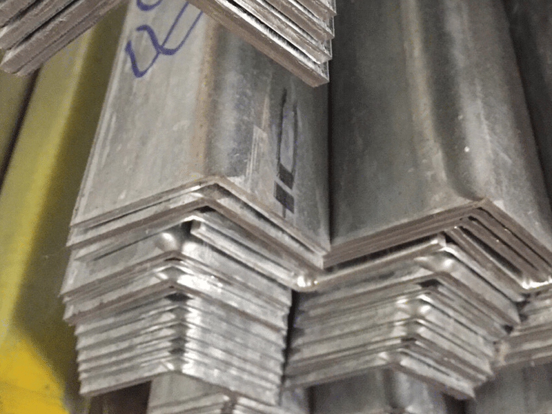 Với thép V120 mạ kẽm, tuổi thọ có thể lên đến 60 năm