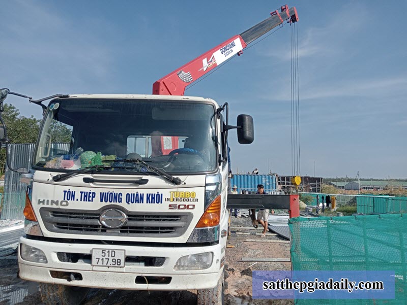 Vận chuyển hộp thép 100x150 tới công trình tại HCM, miền Nam