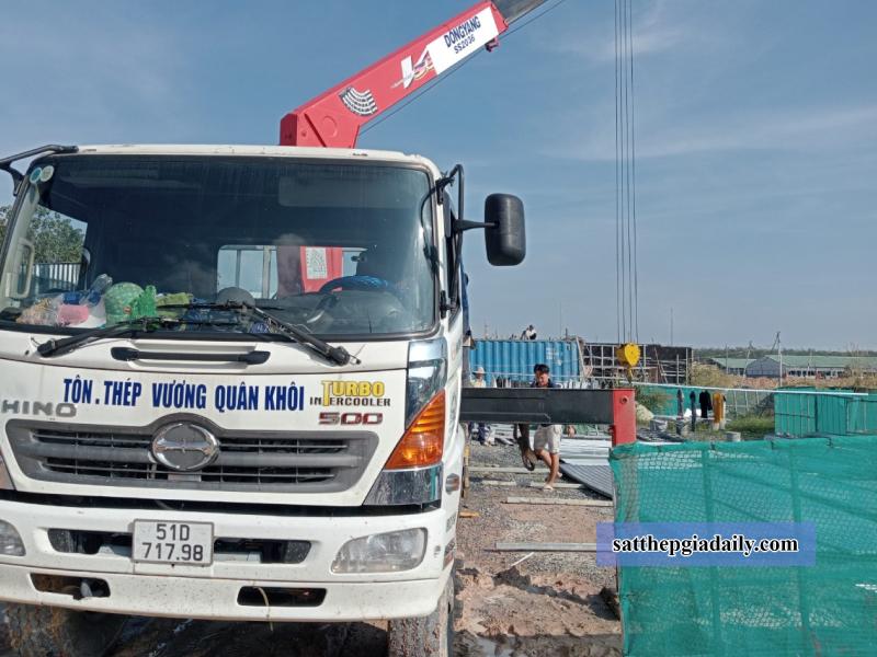 Vương Quân Khôi hỗ trợ vận chuyển thêp hộp 400x200 tận nơi