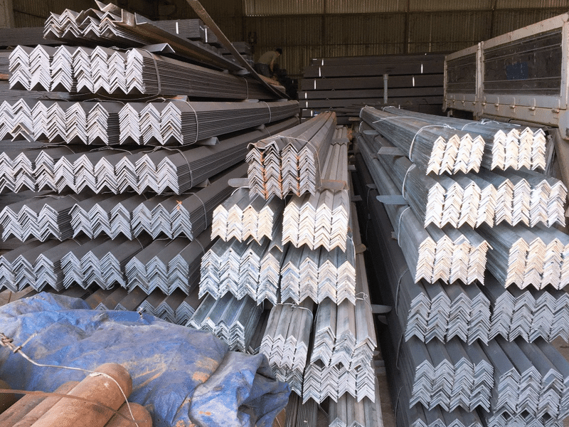 Vương Quân Khôi là đơn vị cung cấp sắt hình V40 uy tín, giá cả phải chăng tại Tp.HCM