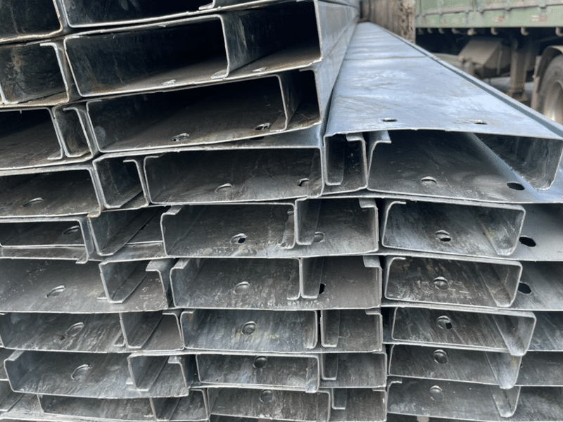 Đặc điểm và cấu tạo của xà gồ C250