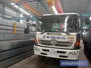 Giá thép hộp Hòa Phát chữ nhật đen 25x50