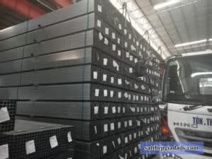 Giá hộp vuông đen Hòa Phát 16x16