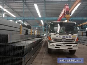 Giá hộp vuông đen Hòa Phát 40x40