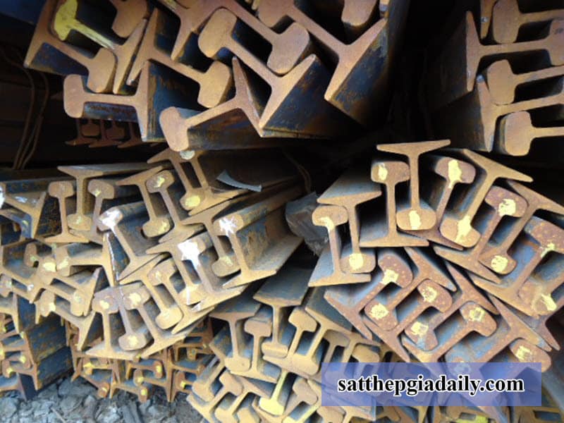 Giá thép ray tàu P43 mới nhất, rẻ nhất tại Tôn Thép VQK