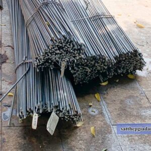 Sắt phi 12 có dạng thanh thẳng, bề mặt gân, đường kính 12mm