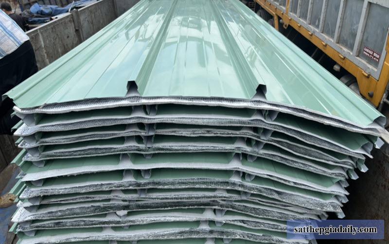 Thành phẩm tôn cliplock cán tại công trình theo yêu cầu khách hàng