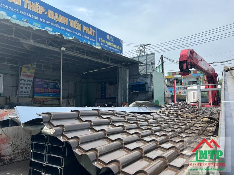 Tôn Thép MTP gia công cán tôn sóng ngói ruby giá rẻ