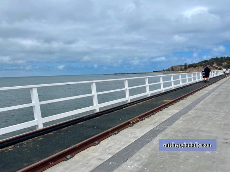 Khi làm lan can biển nên chọn thép hộp mạ kẽm Đức Việt có sơn tĩnh điện để đảm bảo độ bền