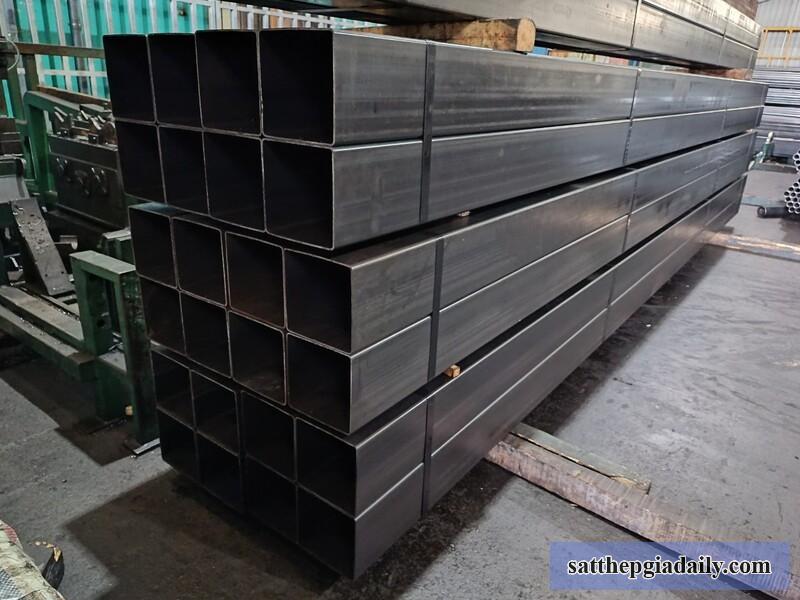 Thép hộp vuông 180x180 đen