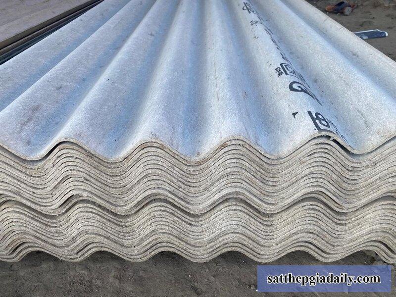 So sánh tôn ngói xi măng với tôn truyền thống