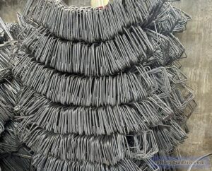 Giá đai sắt tai dê Pomina