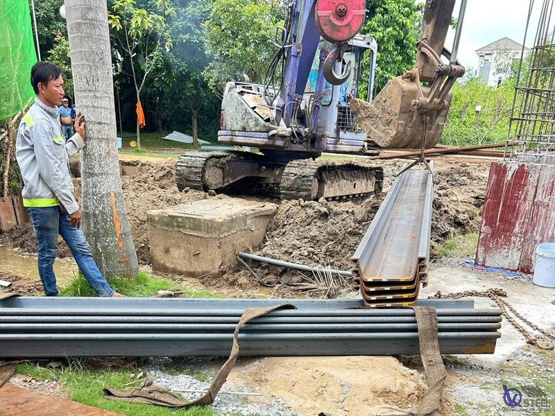 Cách điều xe và thiết bị vận chuyển cừ Larsen của VQK tại TPHCM
